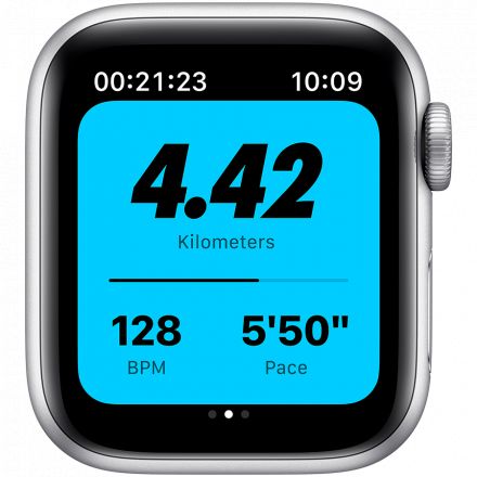 Apple Watch Nike Series 6 GPS, 40мм, Серебристый, Спортивный ремешок Nike цвета «чистая платина/чёрный» M00T3 б/у - Фото 3